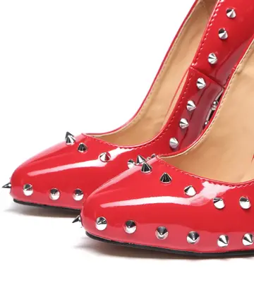 Giaro  BLARE RED SHINY | studded pumps