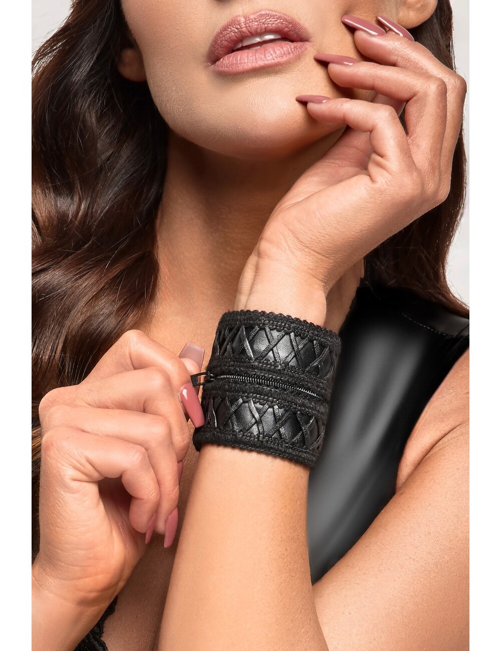 Noir Handmade Noir Handmade Wrist wallet with hidden zipper F326