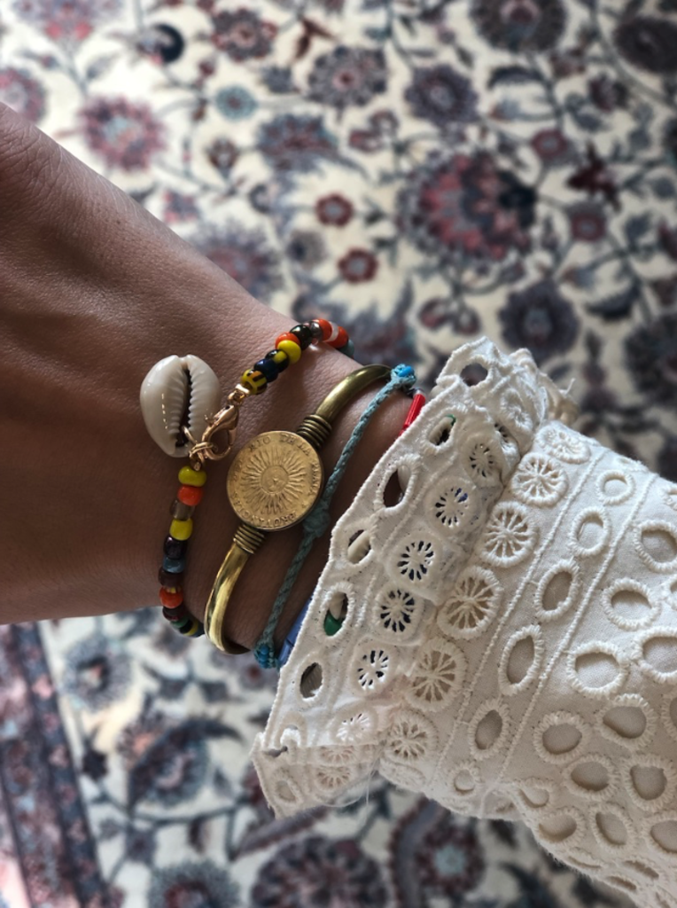 the hakuna matata bracelet with shell