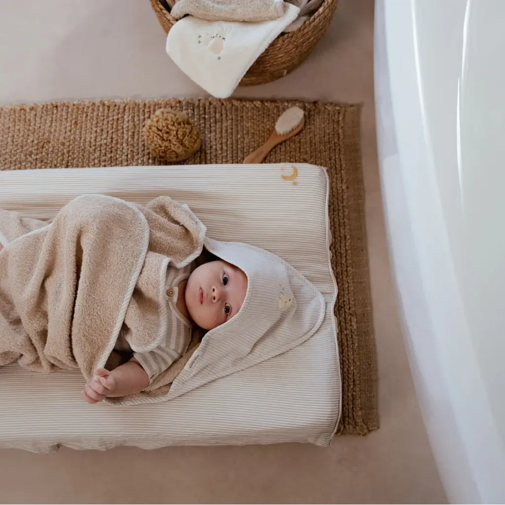 Little Dutch Badcape - Beige - 75 x 75 - Newborn Naturals - Baby Bunny