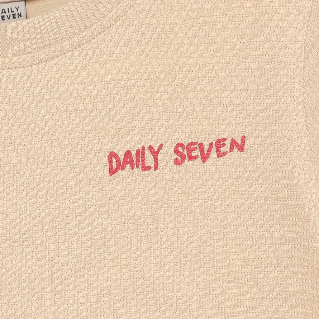 Daily7kids Daily 7 T-shirt Backprint | Latte Sand