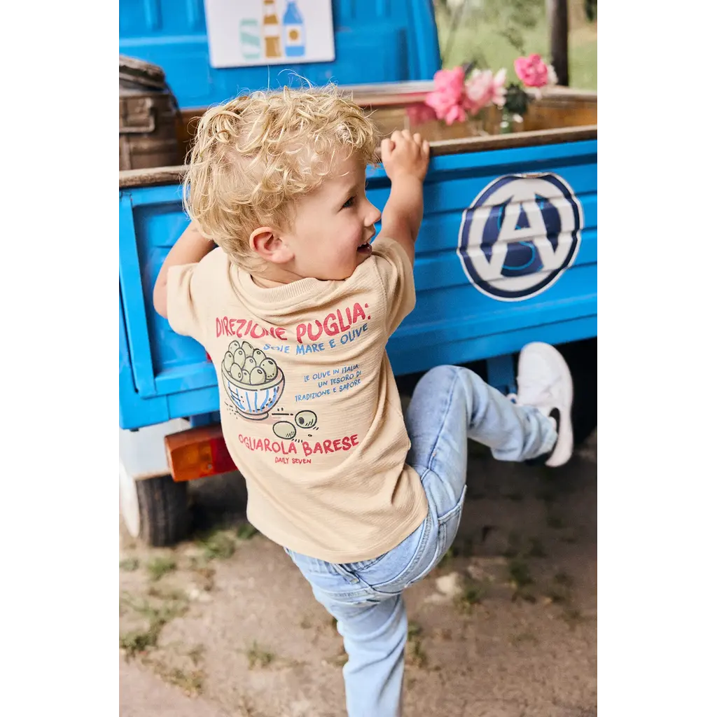 Daily7kids Daily 7 T-shirt Backprint | Latte Sand