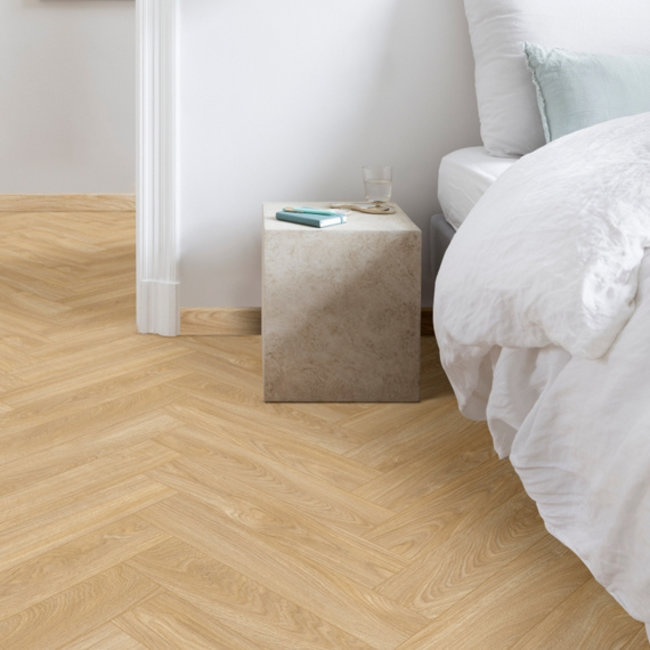 Click LayRed Herringbone Laurel Oak 51282