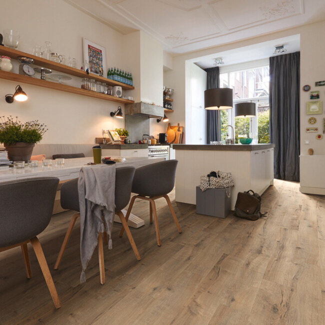 LC 55 Eik Gebarsten Terra 06439