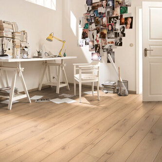 LL 150 Eik Gebarsten Licht 06258