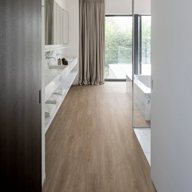 Click Essentials 1800 Highlands Oak 50 LVP 615