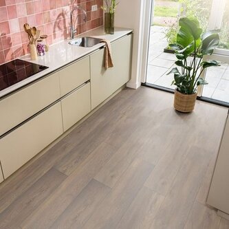 Saarland Donkerbruin Eiken 8105