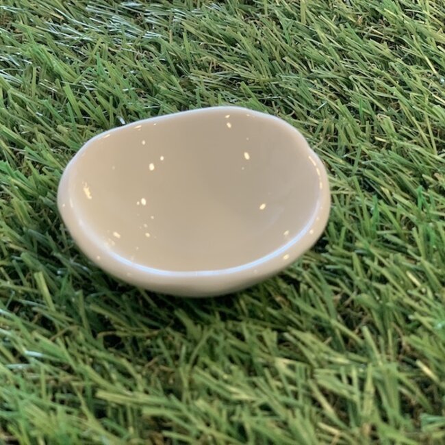 An original way to present salt, pepper, oil and butter on your table