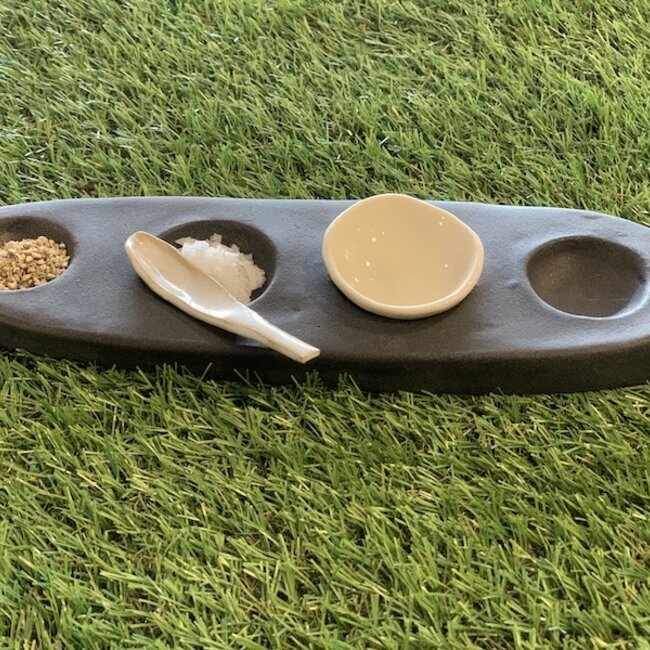 Een originele manier om zout, peper, olie en boter op uw tafel te presenteren