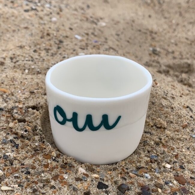 "Ja, yes, oui" het sterkste positief woord, "You, Me, Toi, Moi" vriendschappen  op een uniek porseleinen handgemaakt.