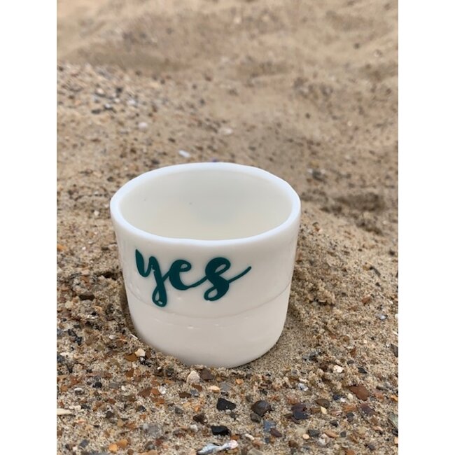 artisann "Oui, yes, ja" the strongest positive word, "You, Me, Toi, Moi"  friendship on a unique porcelain handmade thealight,  little pot