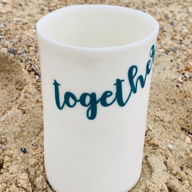 “Together, forever” samen sterk op een porseleinen handgemaakt kokertje