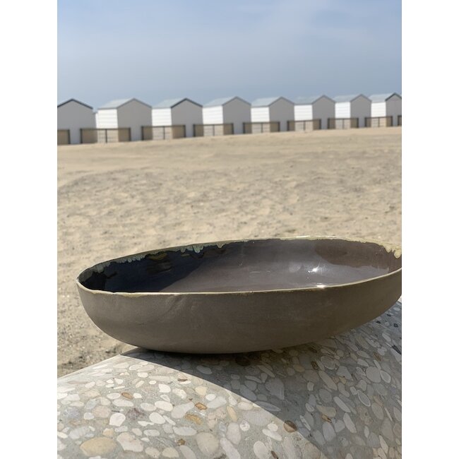 LS-design Bowl handmade in ceramic from gray clay with an ocher border