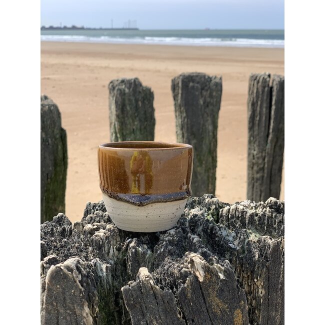 artisann Avec le tasse fait main en argile Pyrite et son magnifique glaçage à feu Floating orange brown