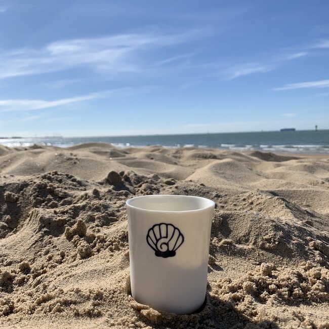 "Staycation" cuit avec un transfert sur une tasse en porcelaine fait main, gobelet, vase