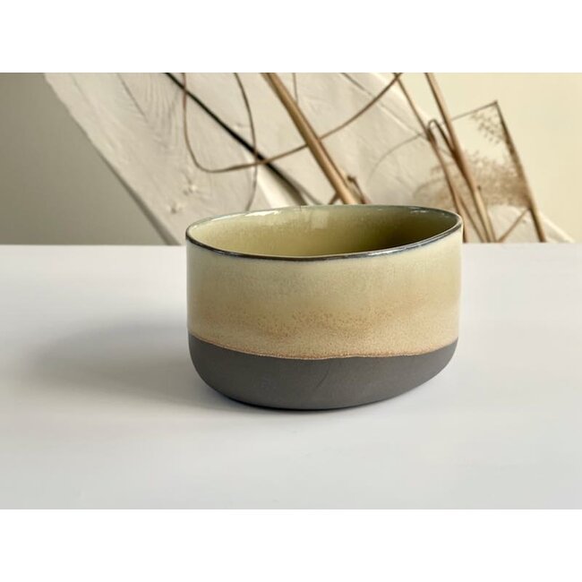 K-design Handmade Ceramic IND!A bowl made of gray clay with a very refined glaze