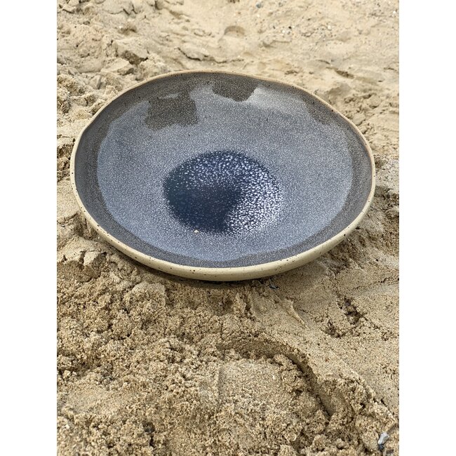 K-design A scale with style, playful and spontaneously made of Pyerite clay and finished with effect glaze