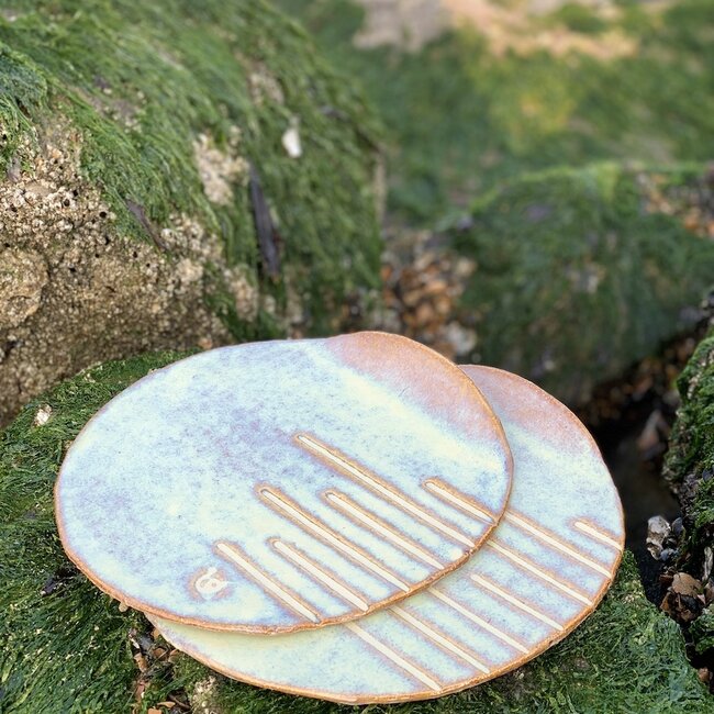 Assiette de présentation ronde faite à la main «Linea» des «Chefs Artisann i-line» avec l'émaille Sunset