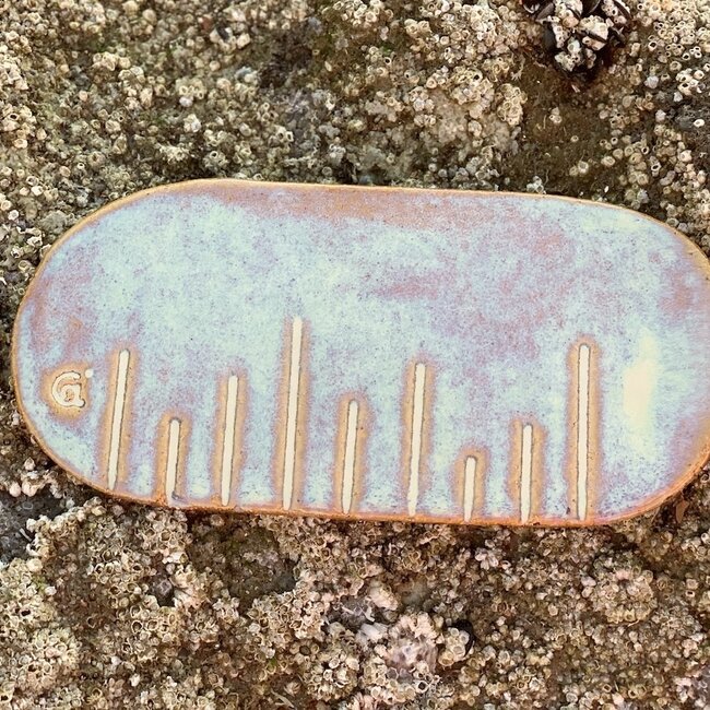 Handmade oval presentation plate from the “Chefs Artisann I-line”