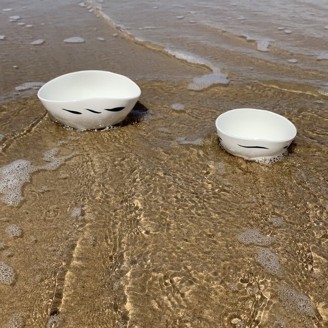 Porcelain contemporary handmade bowl 'Vagues'