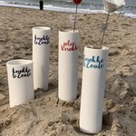 Un vase avec un nom, le mot est fait sur mesure dans la couleur souhaitée