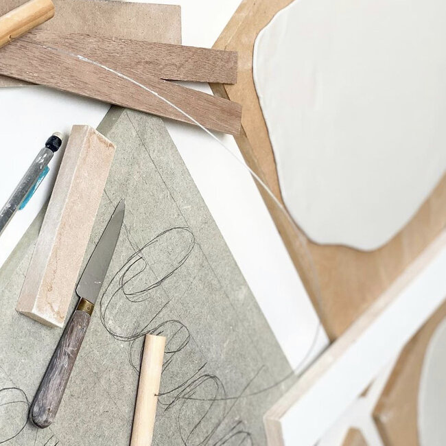 Nom de la porcelaine artisanale, mot, texte, disant. Un cadeau unique