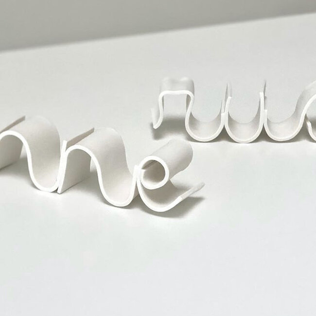 Nom de la porcelaine artisanale, mot, texte, disant. Un cadeau unique