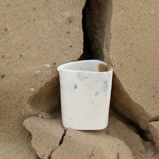 Pichet contemporain en porcelaine 'Bulles'