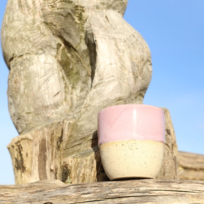 Tasse contemporain en céramique fait main du service et de la collection "Rose"