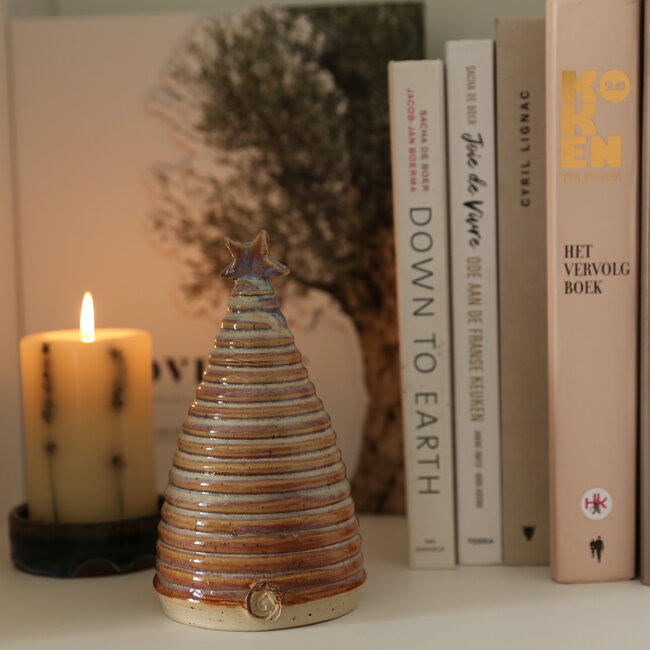 Un sapin de  Noël "Art" rend votre intérieur un peu plus exclusif.