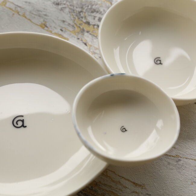 Porcelain contemporary handmade scale 'Bulles'