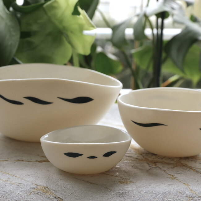 Porcelain handmade bowl, Vagues