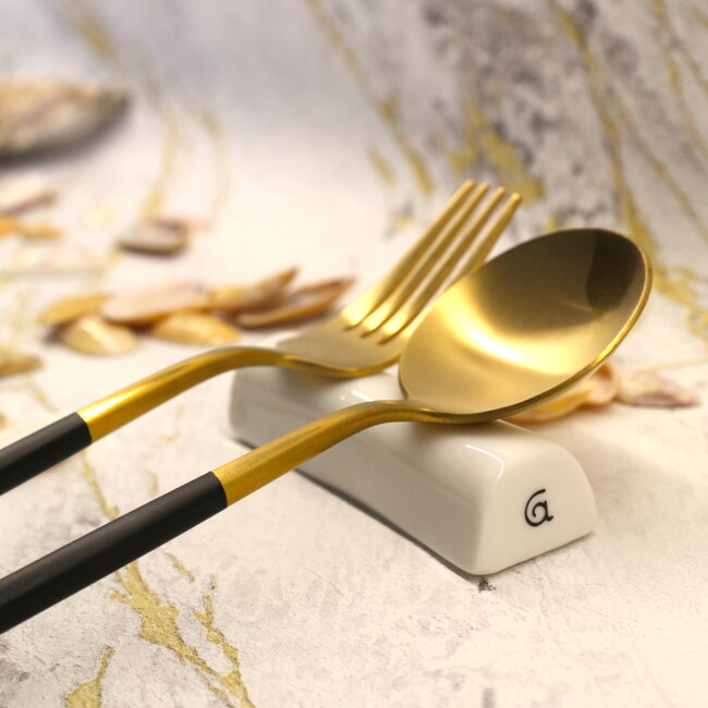 Handmade porcelain cutlery holder