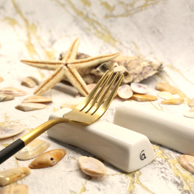 Porte-couverts en porcelaine fait main