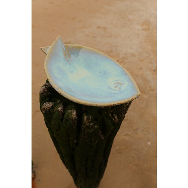 artisann Green ceramic scale in the shape of a fish. Original dish for meats, cheese, appetizers, sushi ...