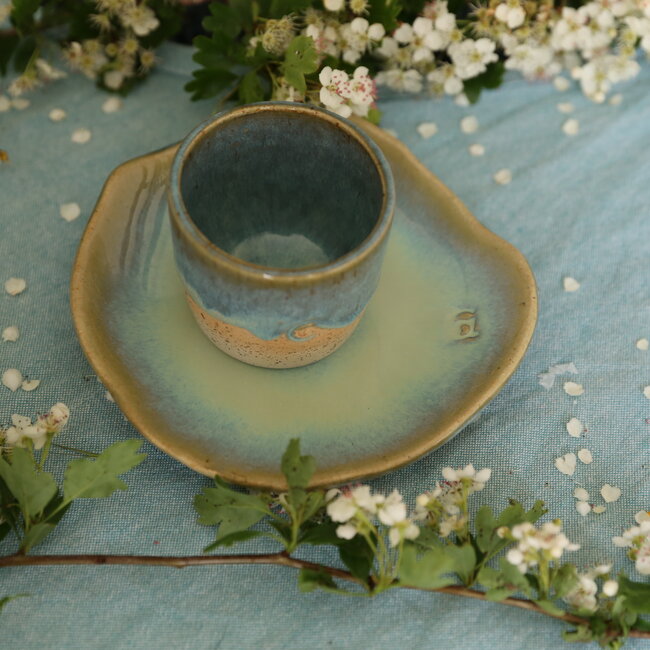 Scale "Lagune" used for snacks, but also very nice as a saucer of a coffee cup or mug.