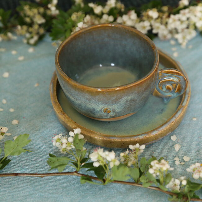 Little scale Crème Brûlée "Lagune" handmade ceramic with raised edge