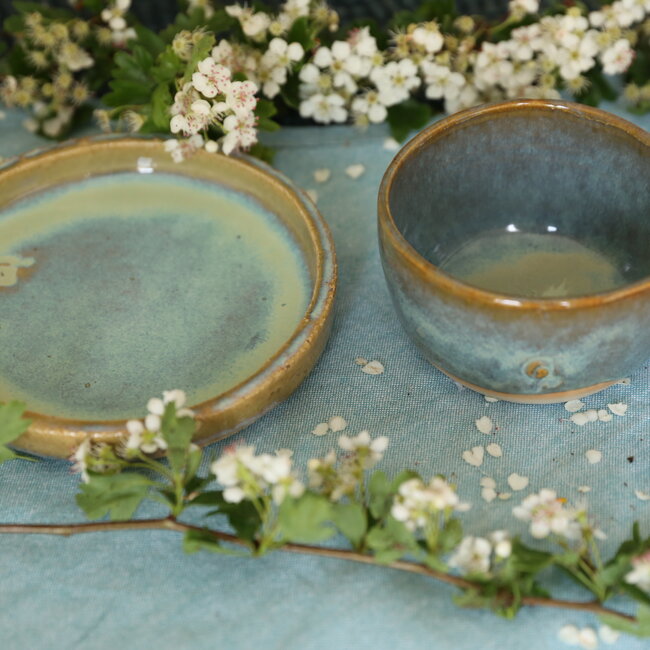 Little scale Crème Brûlée "Lagune" handmade ceramic with raised edge