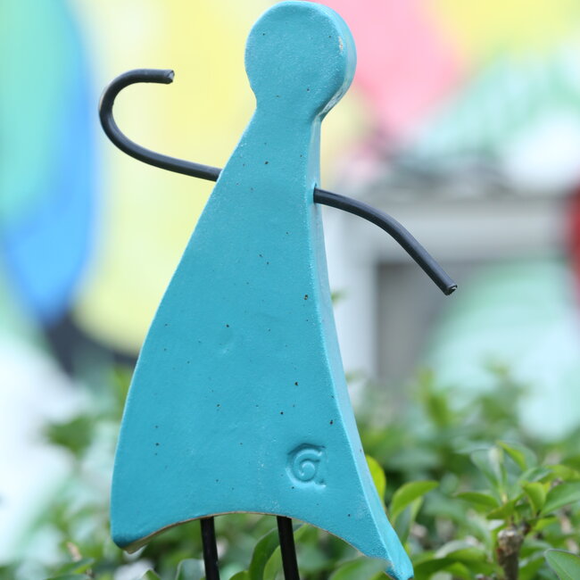 L'art représenté par une statue en céramique faite à la main est le symbole de l'unité, de l'amitié, de l'amour, du bonheur,... et bien plus encore.