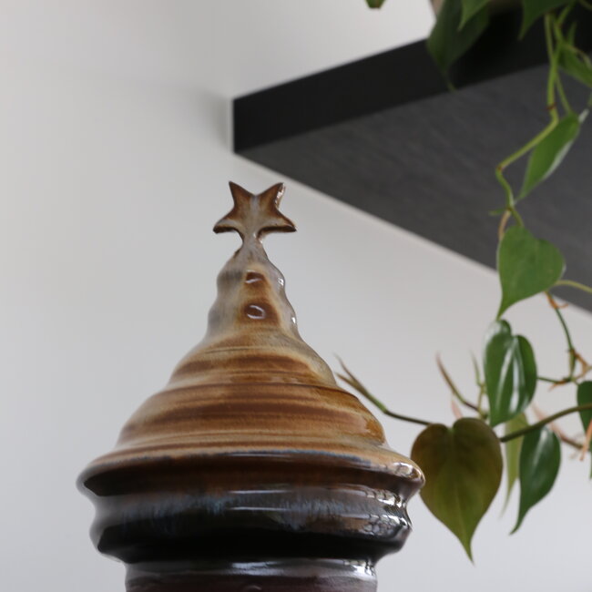 Un sapin de  Noël "Art" rend votre intérieur un peu plus exclusif.