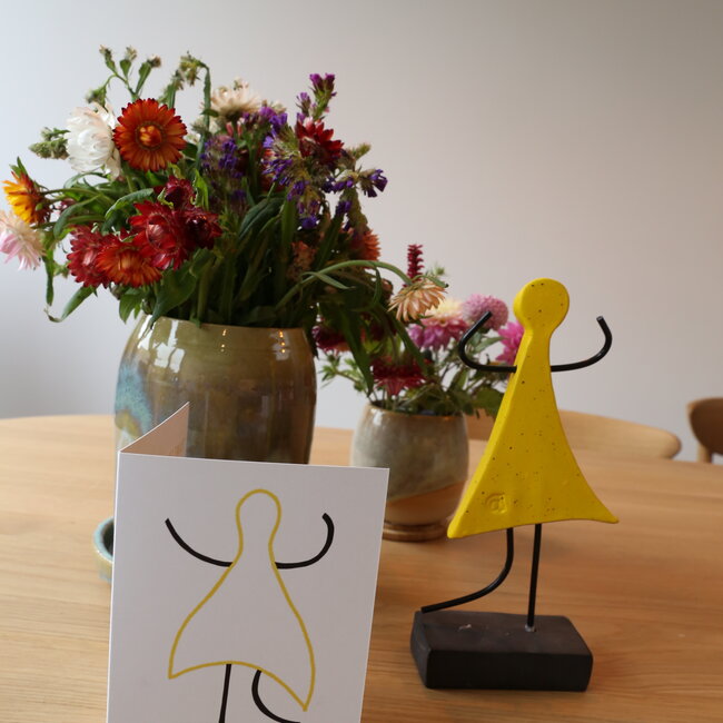 Kunst voorgesteld door een met de handgemaakt keramisch beeldje is het symbool voor eenheid, vriendschap, liefde, geluk, … en nog zoveel meer.