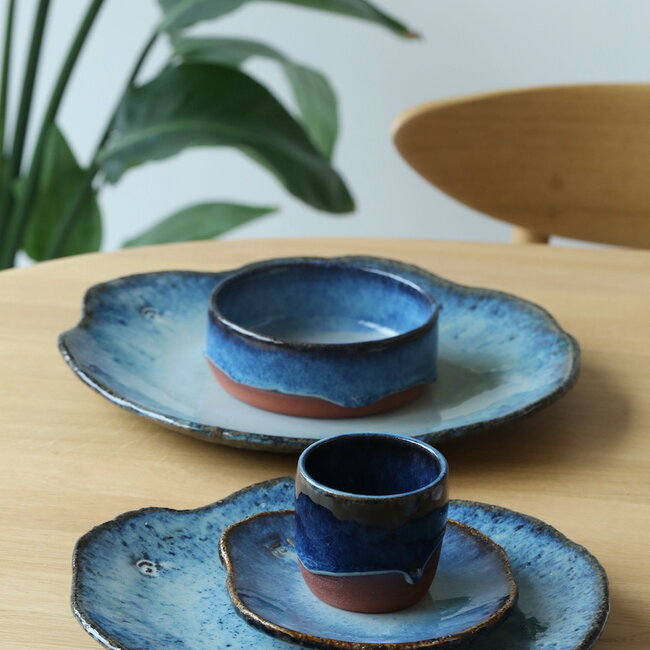 Handmade ceramic plate Amandine Beachin shell shape "Chefs Artisann i-lign" for contemporary use as well as for catering.