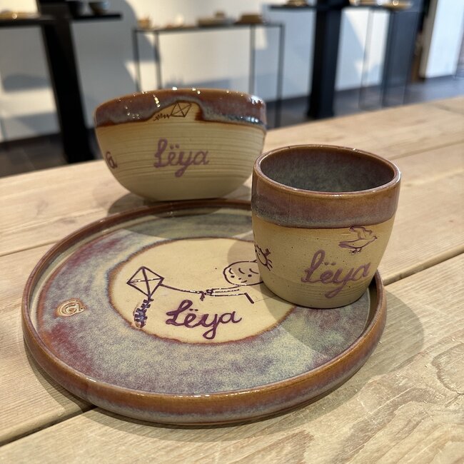 Assiette faite à la main "Emilia" service pour enfants