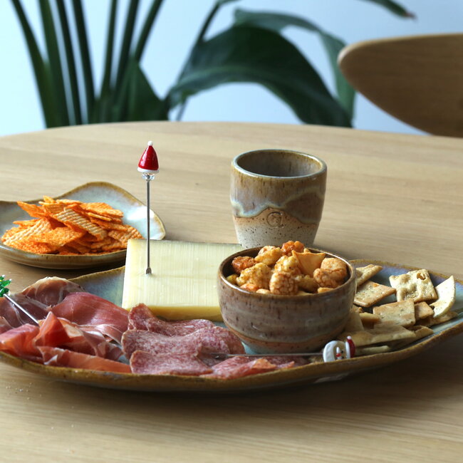 Set apéritif et tapas composé d'une assiette Couteau, d'un pot et d'un bol Moutarde