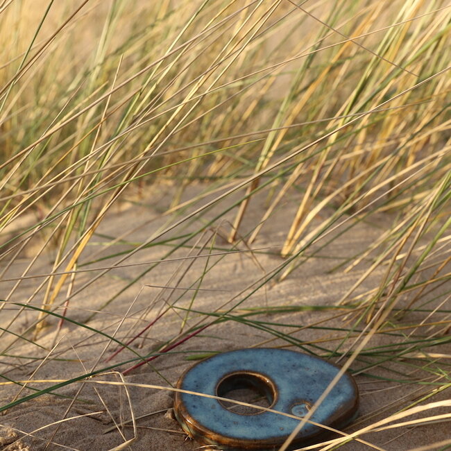 Coquetier en céramique contemporain unique fait à la main a la émaille couleure menthe