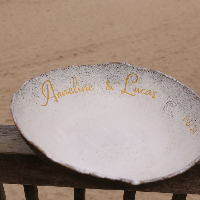 Handmade exclusive fruit bowl with names. Unique as a gift for a birthday, wedding or anniversary