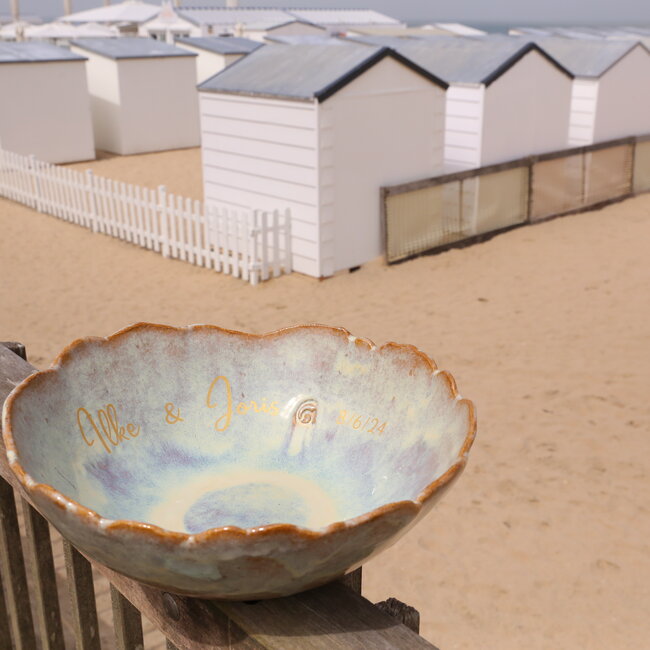 Handmade exclusive fruit bowl with names. Unique as a gift for a birthday, wedding or anniversary