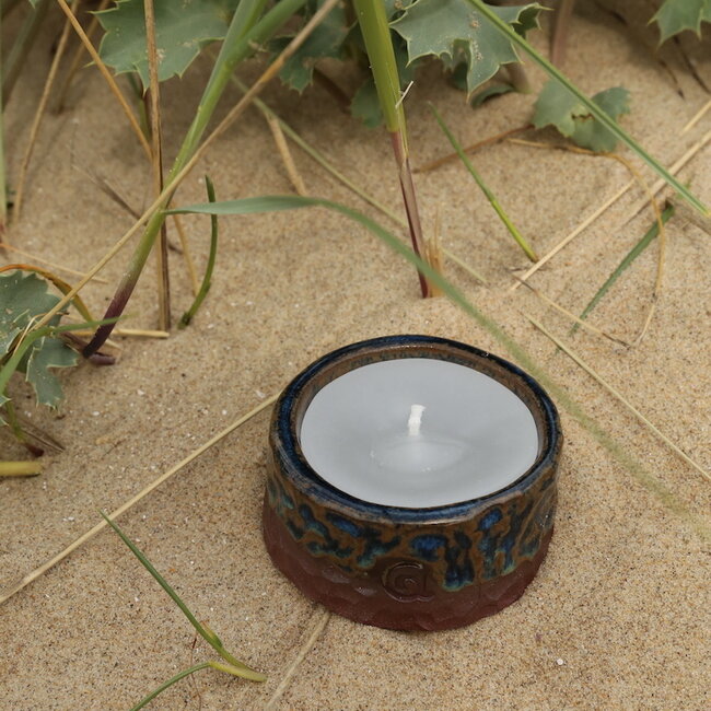 Handmade ceramic tealightholder, Beach carving