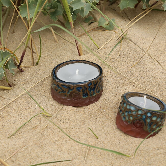 Handmade ceramic tealightholder, Beach carving
