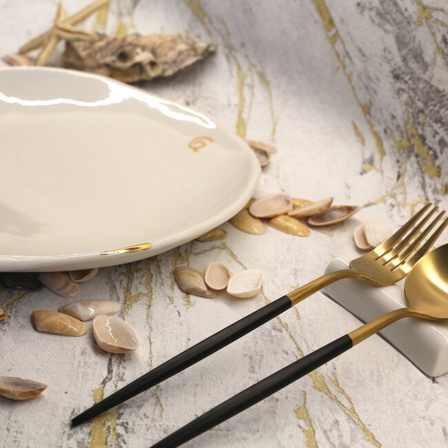 Porseleinen handgemaakt bord, Knokkette - Touch of Gold